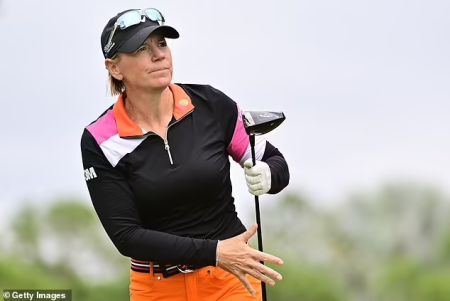 Əfsanə Annika Sorenstam, mövsümü açan Hilton Grand Vacations Çempionlar turnirində məşhurlara sürətlə liderlik edir, yüksələn ulduz Ayaka Furue isə keçmiş qalib Gabi Lopezdən 65 başlanğıc hesabı ilə qabaqdadır